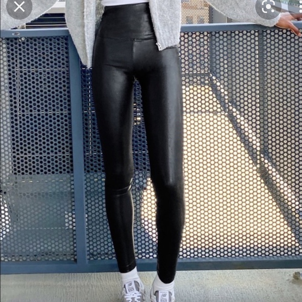 Aritzia Wilfred Free Daria black faux leather leggings